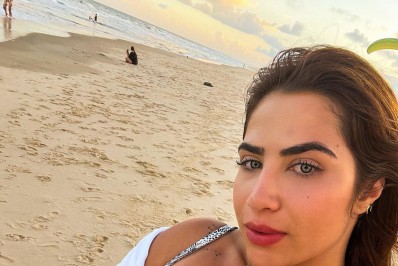 Jéssica Costa, filha de Leonardo, posa de biquíni em Fortaleza