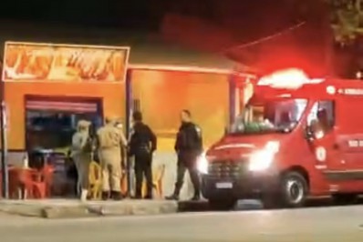 Homem é assassinado a tiros dentro de bar em Resende