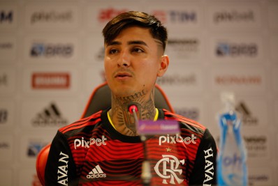 Erick Pulgar exalta torcida do Flamengo e promete reverter rejeição a sua contratação em campo