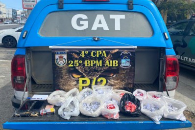 Dupla é presa com drogas em Cabo Frio