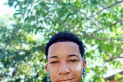 Testemunhas afirmam que polícia entrou atirando na rua onde jovem foi morto durante confronto em Itaboraí