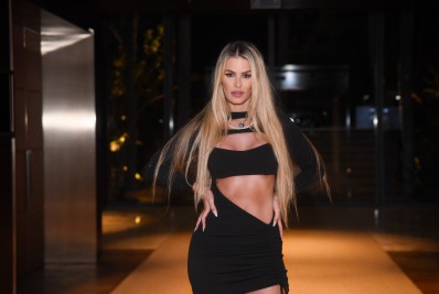 Yasmin Brunet se estressa com perfis de fofoca do Instagram: 'Gente babaca'