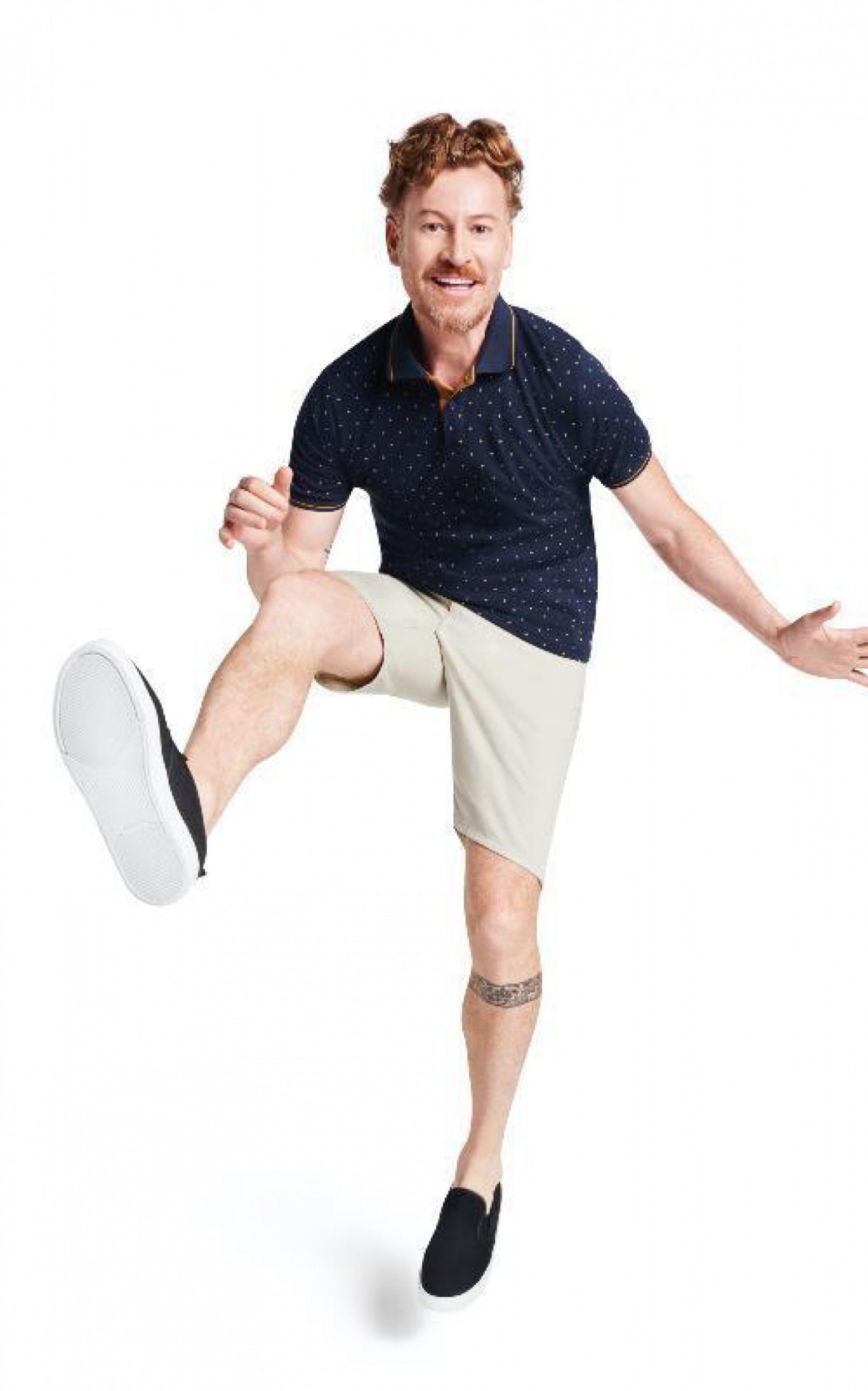 Na Marisa:  Polo Estampada Manga Curta MR (R$ 49,99) e Bermuda Sarja Cargo Marisa (R$ 119,95) - Divulgação