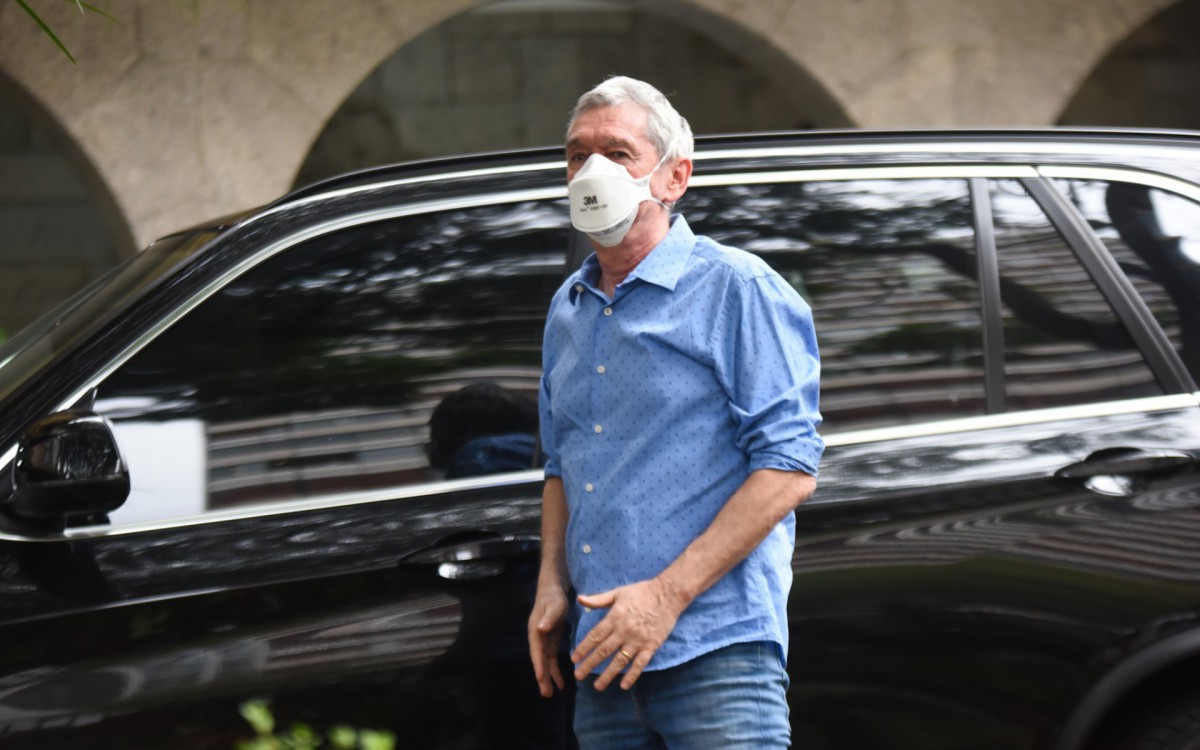 Serginho Groisman no velório de Jô Soares - Leo Franco / Ag. News