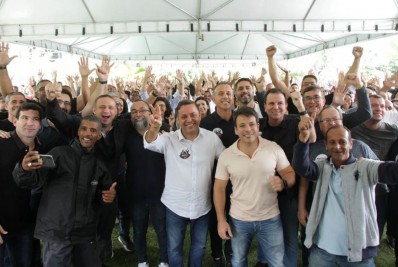 Eduardo Paes coloca força política a serviço de Rodrigo Neves