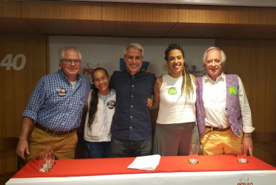 Diga ao povo que fico! Molon manterá candidatura.