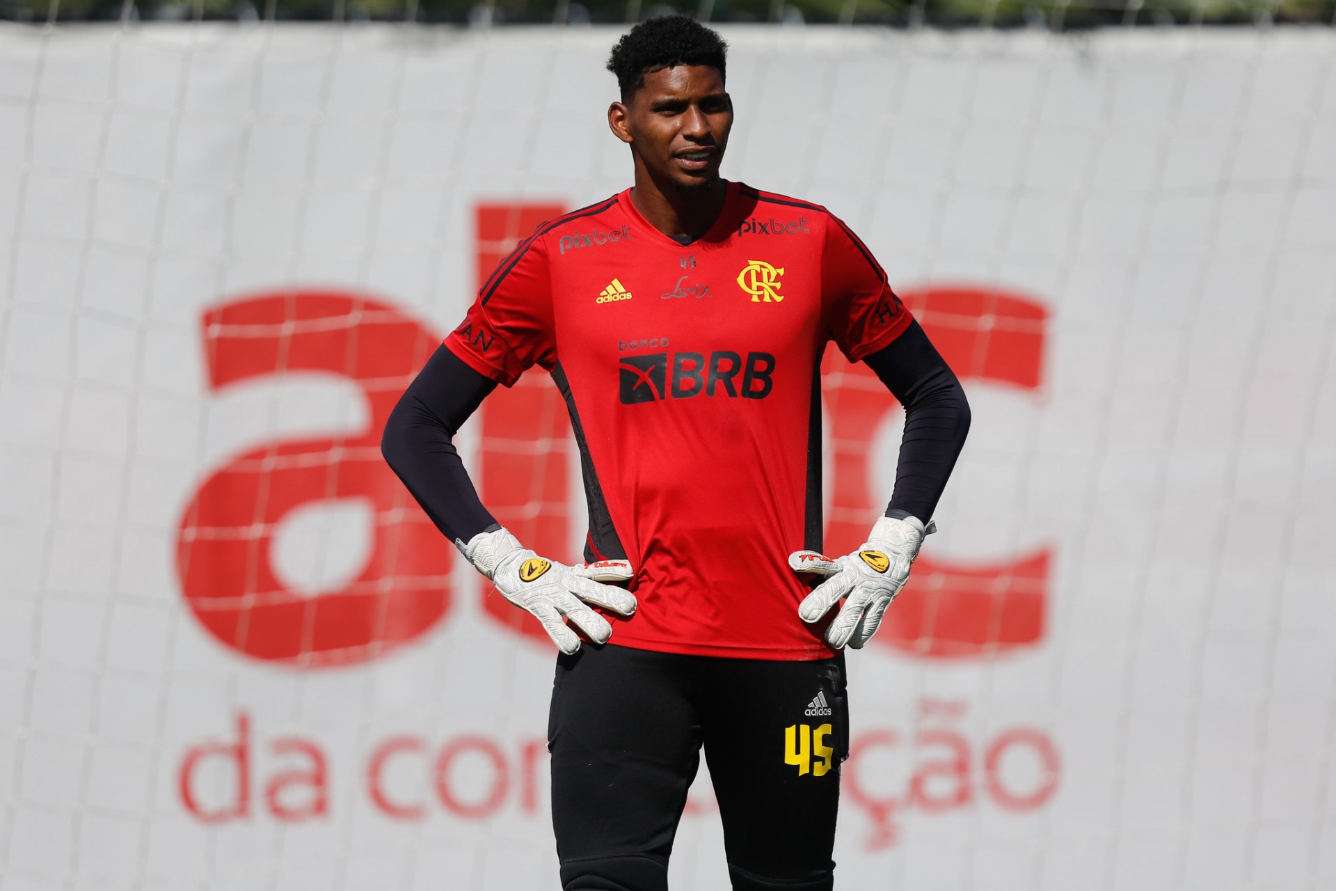 Hugo Souza recebe proposta de empréstimo - Foto: Gilvan de Souza/Flamengo