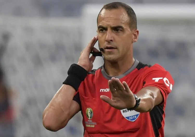 Esteban Ostojich, árbitro de Flamengo x Corinthians - AFP