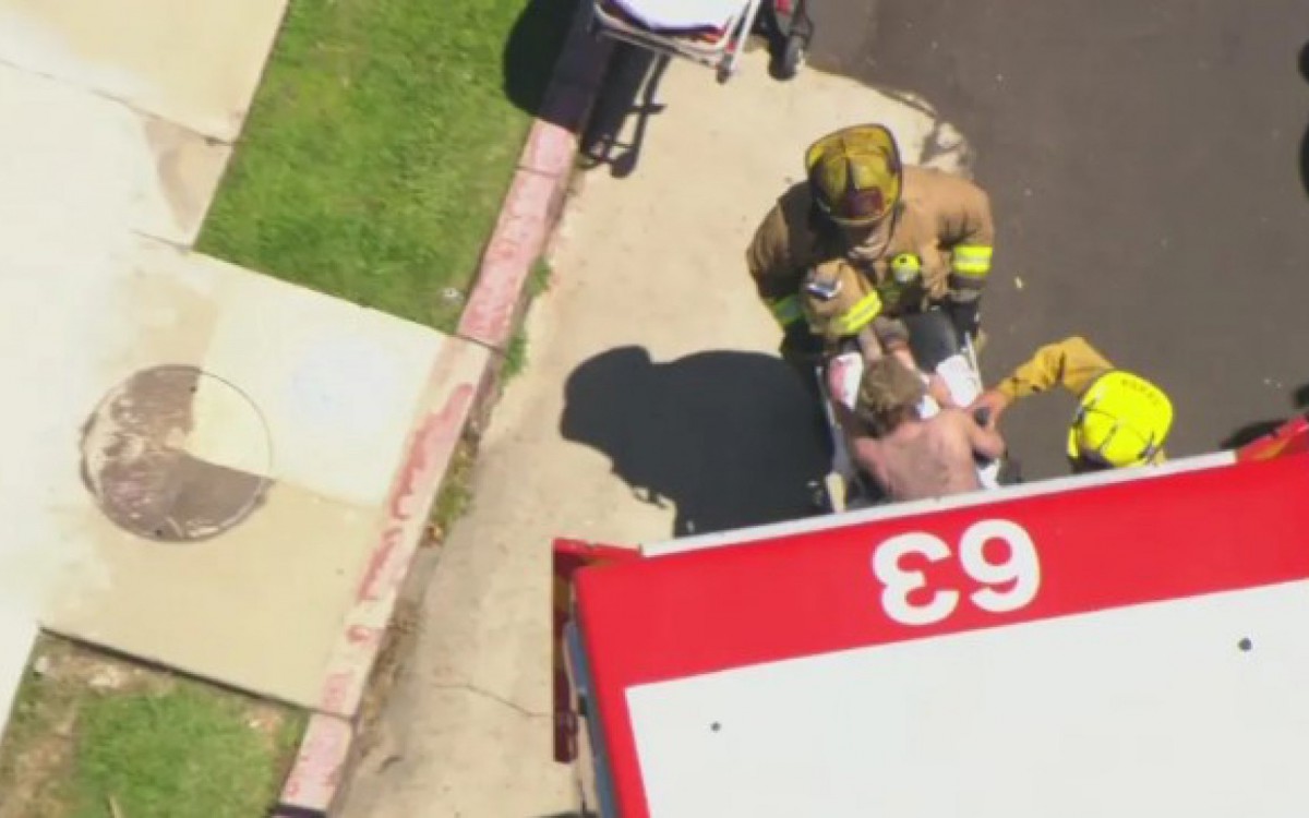 Anne Heche foi retirada do veículo em estado crítico - Fox News