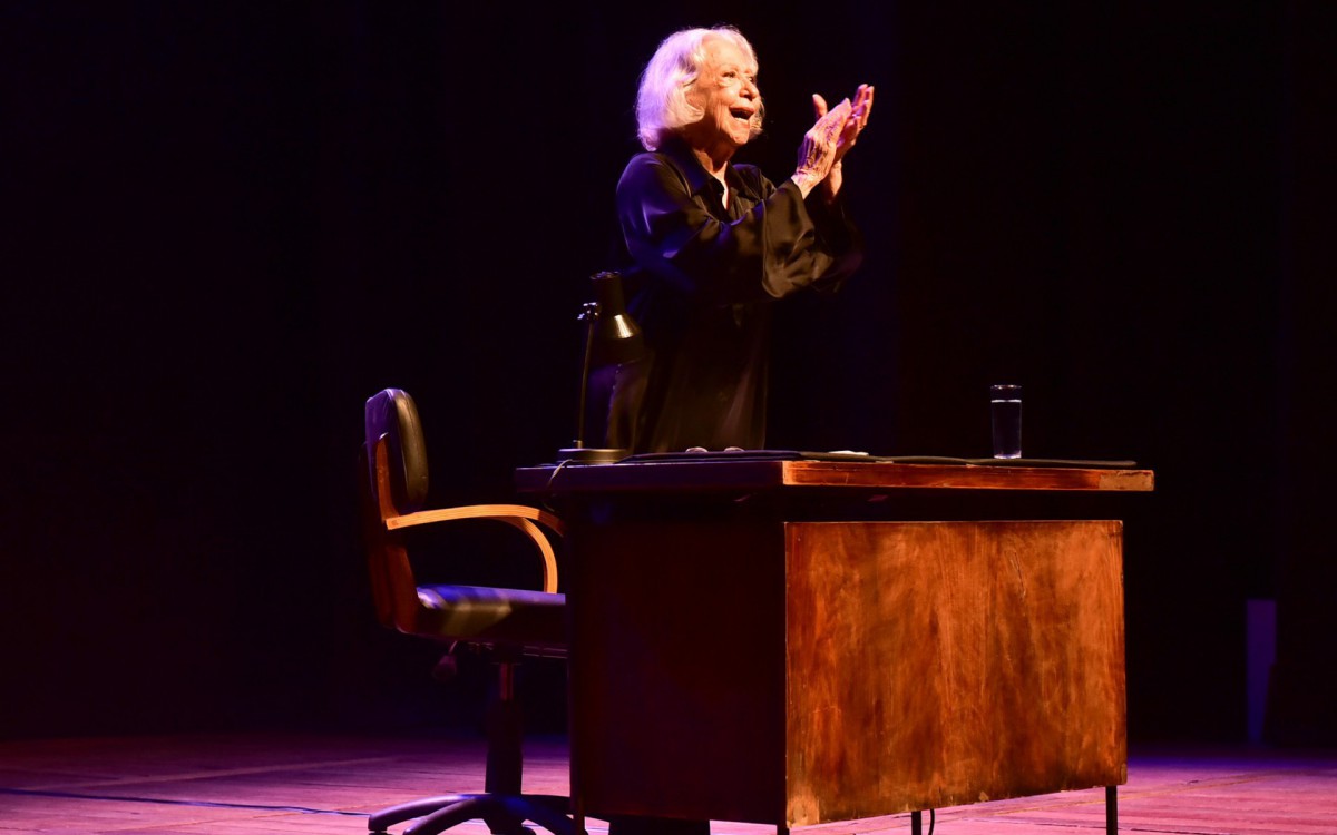 Fernanda Montenegro estreia temporada curta de pe&ccedil;a que encenou no anivers&aacute;rio da ABL