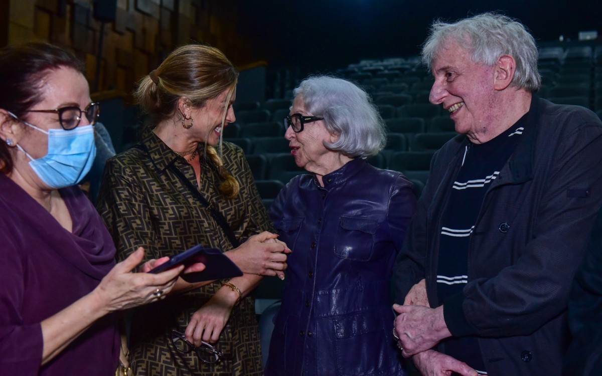 Grazi Massafera e Marco Nanini prestigiaram estreia de pe&ccedil;a com Fernanda Montenegro