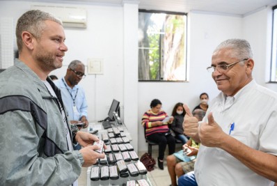 Fábrica de Óculos de Barra Mansa entrega mais 80 unidades à população