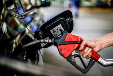 Gasolina cai 10,93% em agosto e tem preço médio de R$ 5,66, diz ValeCard
