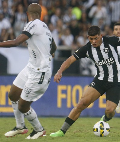 Botafogo e Ceará fizeram ontem um jogo truncado no Nilton Santos