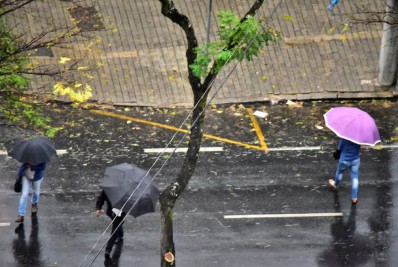 Forte frente fria avança pelo Brasil; veja previsão para esta segunda