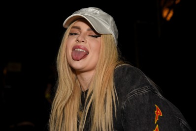 Luísa Sonza busca garotinho que desenhou álbum da Copa para doar um exemplar