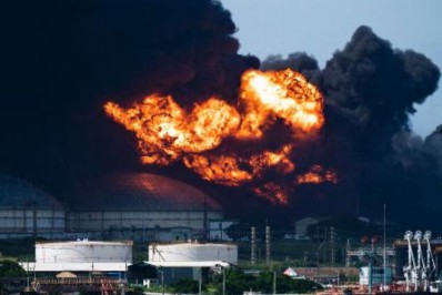 Incêndio em depósito de combustível pode agravar apagões em Cuba