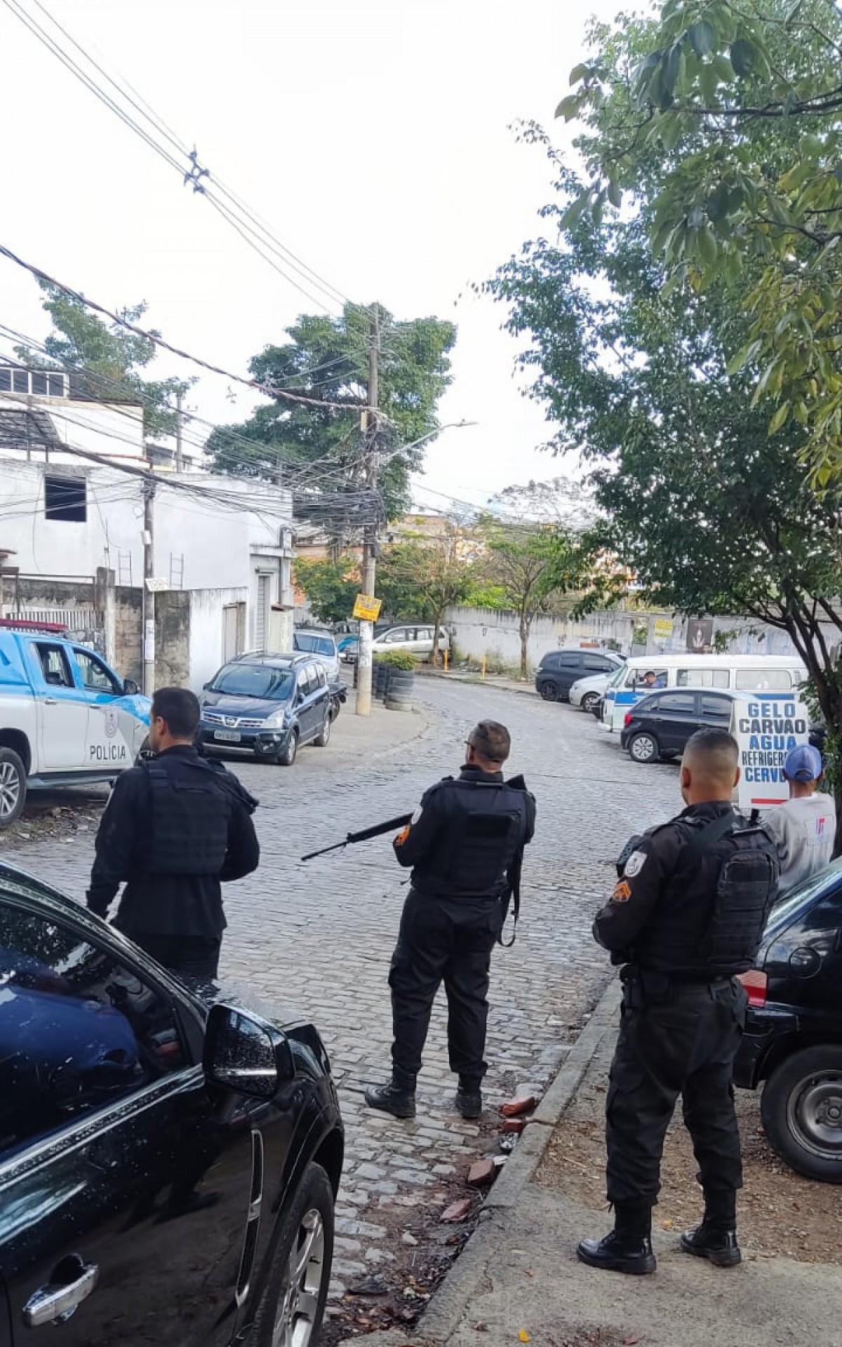 Militares fazem a&ccedil;&otilde;es prevento-repressivas em v&aacute;rios pontos da Zona Oeste