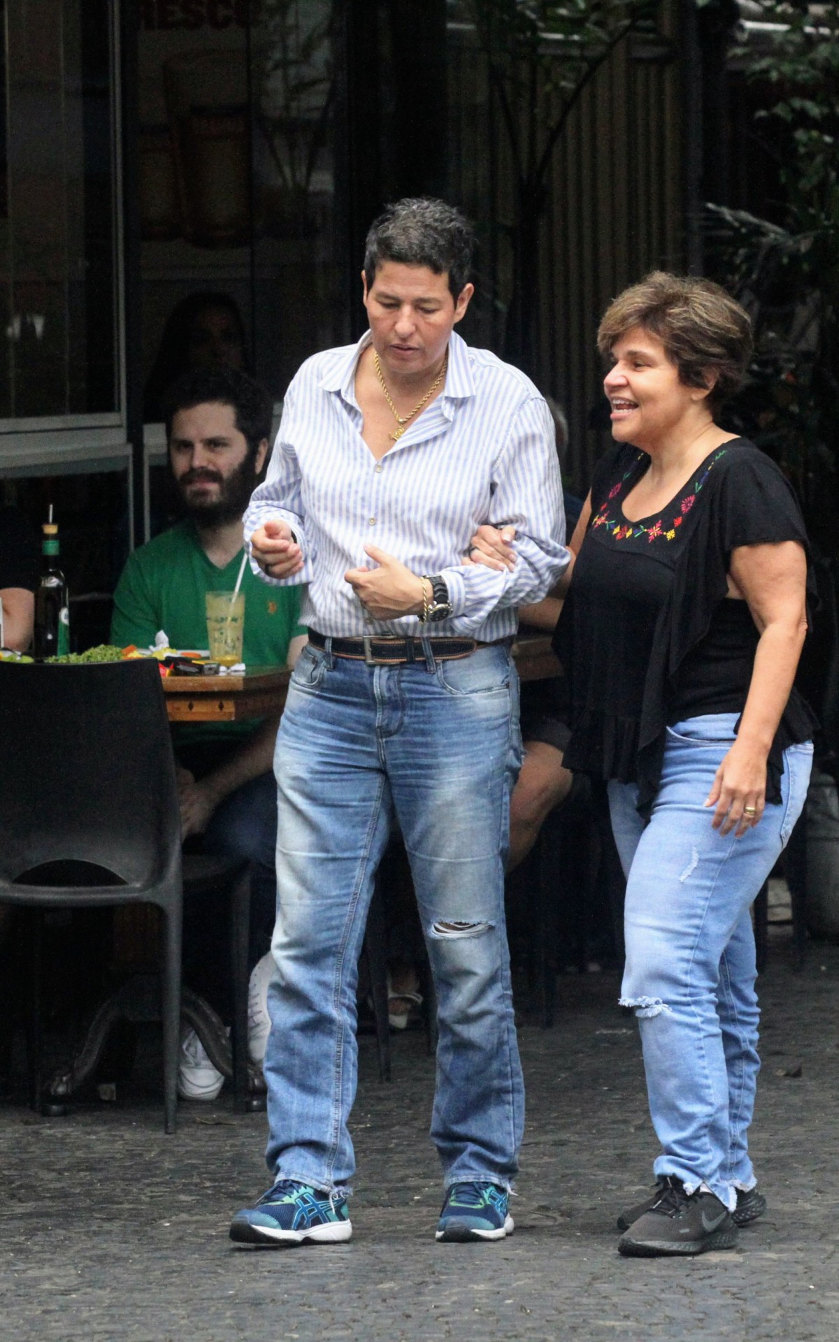 Claudia Rodrigues e Adriane Bonato comemoram dois meses de namoro