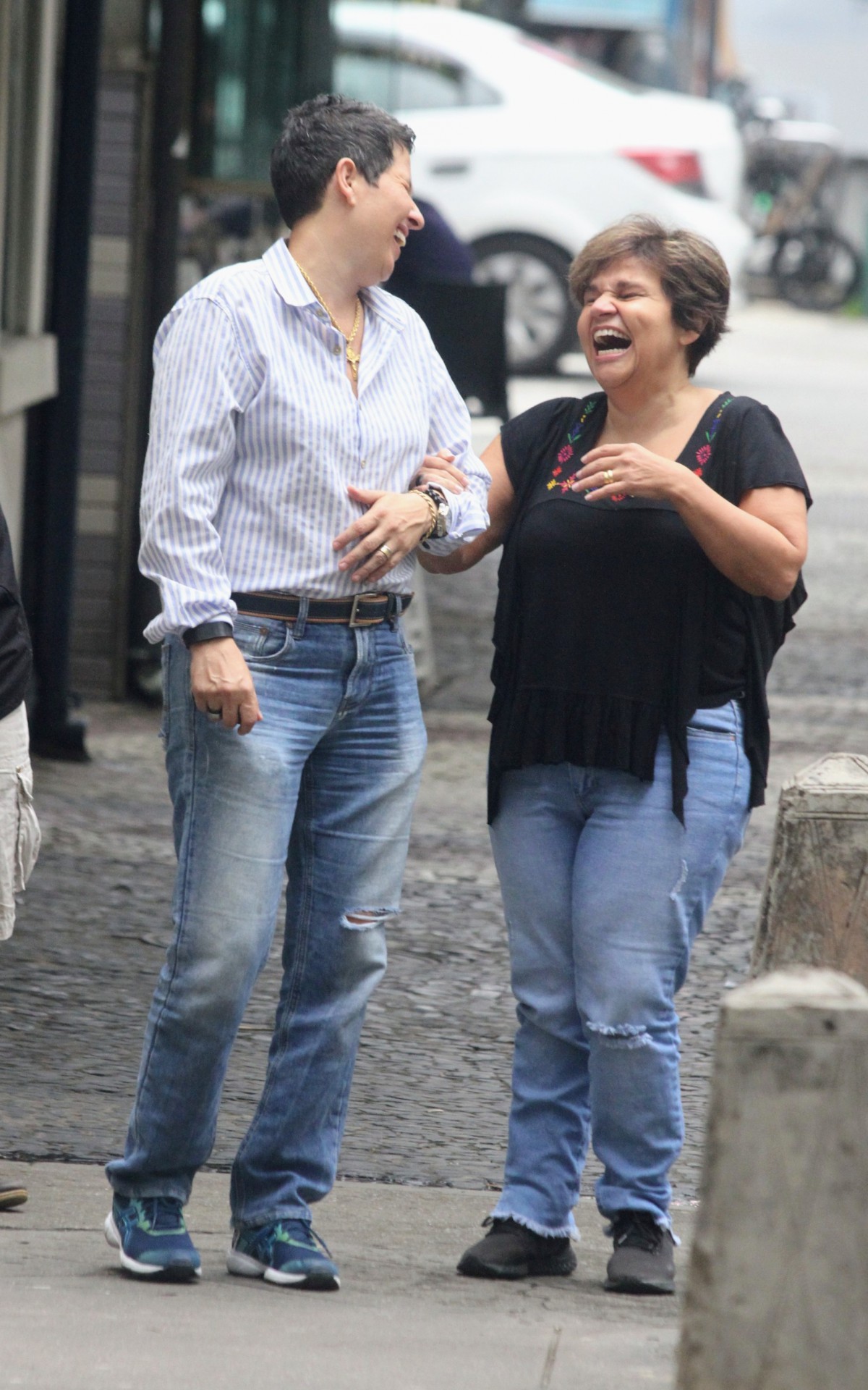 Claudia Rodrigues e Adriane Bonato comemoram dois meses de namoro