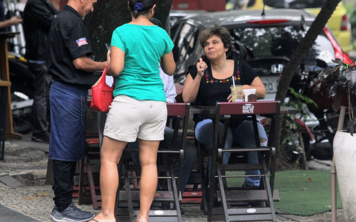 Claudia Rodrigues e Adriane Bonato comemoram dois meses de namoro