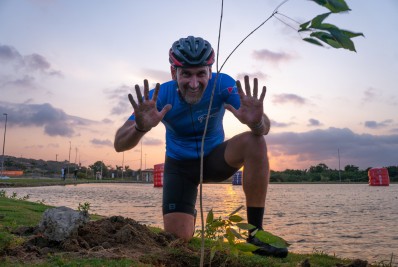 Campeão olímpico marca presença em evento de ciclismo em Búzios