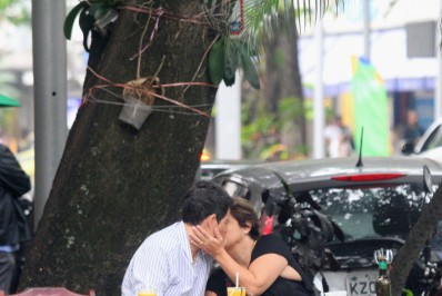 Após internação, Claudia Rodrigues celebra dois meses de namoro com Adriane Bonato