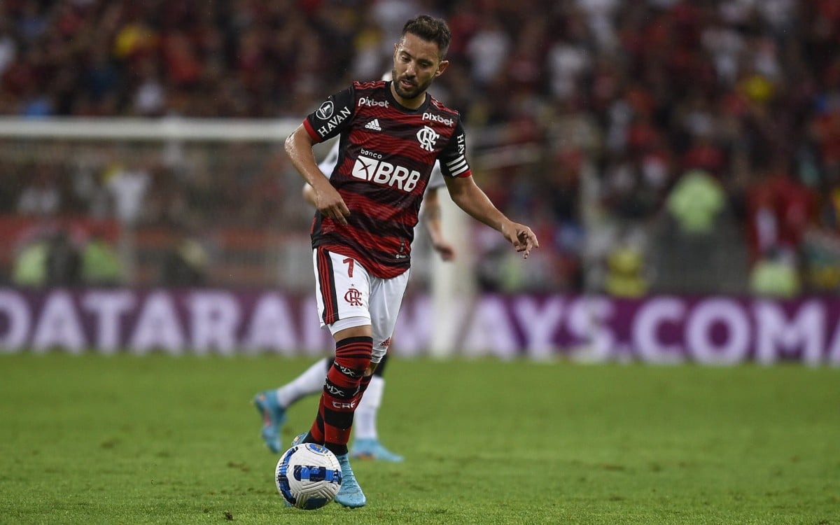Everton Ribeiro elogia desempenho do Fla contra o Corinthians, e projeta semi da Libertadores