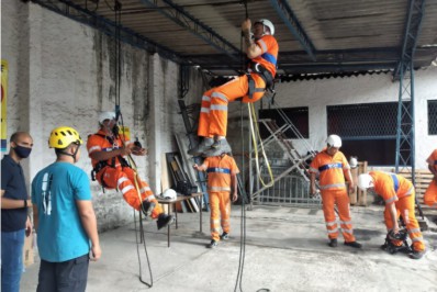Comlurb amplia treinamento de garis de arvorismo 