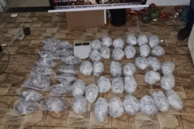 PM apreende grande carga de drogas no Jardim Caiçara, em Cabo Frio