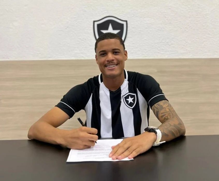 Novo reforço do Botafogo cumpre promessa feita para amigo que morreu em 2020