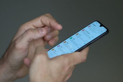 Quase metade dos brasileiros está insatisfeita com as operadoras de telefonia