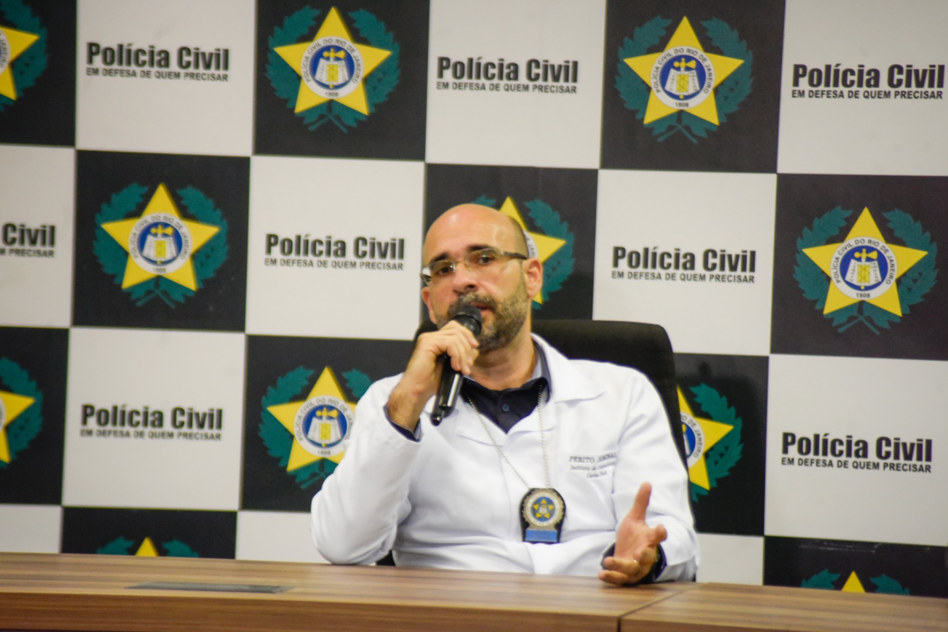 Coletiva sobre a Opera&ccedil;&atilde;o Sol Poente, que aconteceu na manh&atilde; desta quarta-feita (10), na Cidade da Pol&iacute;cia (CIDPOL), no bairro do Jacarezinho, Zona Norte do Rio de Janeiro.  - Vanessa Ataliba/ Ag&ecirc;ncia O Dia