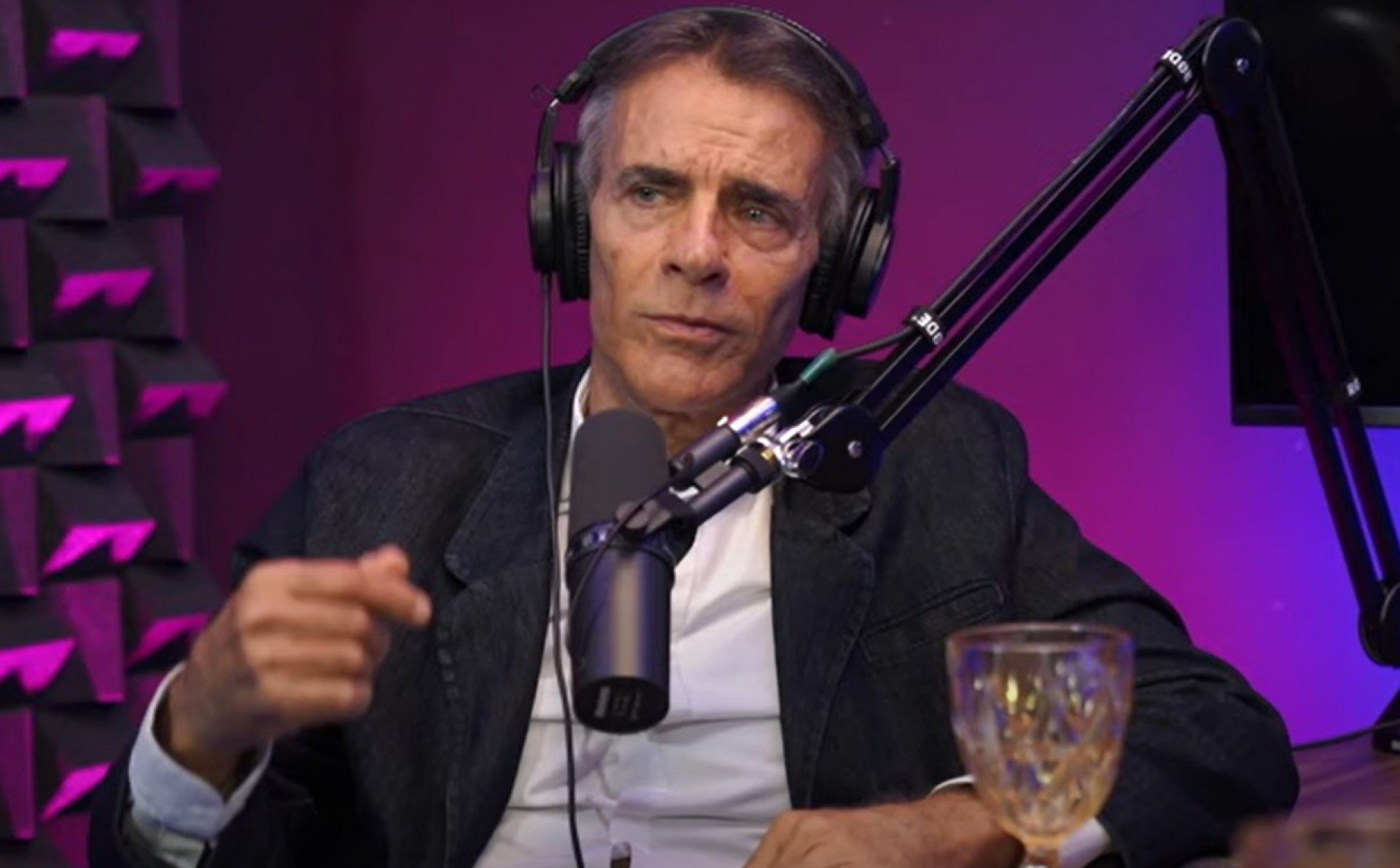 Mário Gomes em entrevista ao 'Papagaio Falante' - Reprodução de vídeo