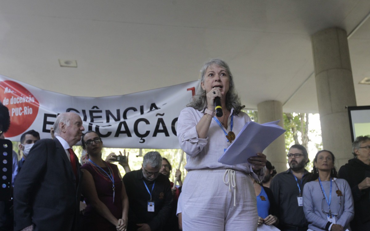 A Associa&ccedil;&atilde;o de Docentes da PUC- convida para a leitura da Cartas &agrave;s Brasileiras e aos Brasileiros, em defesa do Estado Democr&aacute;tico de Direito.