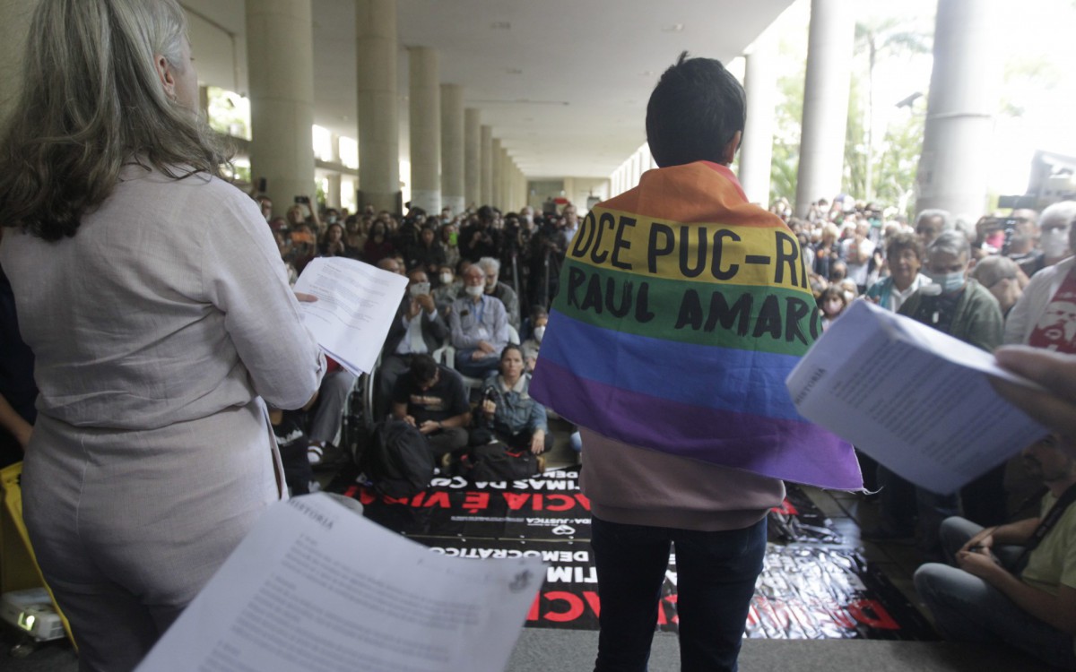 A Associa&ccedil;&atilde;o de Docentes da PUC- convida para a leitura da Cartas &agrave;s Brasileiras e aos Brasileiros, em defesa do Estado Democr&aacute;tico de Direito.