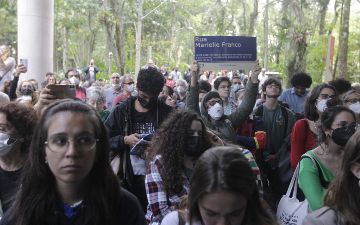 A Associa&ccedil;&atilde;o de Docentes da PUC- convida para a leitura da Cartas &agrave;s Brasileiras e aos Brasileiros, em defesa do Estado Democr&aacute;tico de Direito.