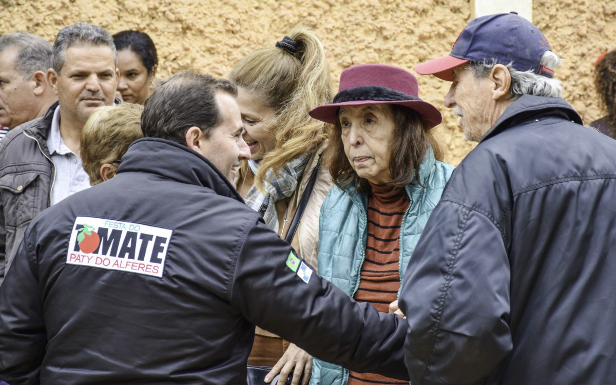 Prefeitura Presente realiza a&ccedil;&otilde;es em diversos bairros de Paty