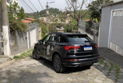 Idoso recebe multa de R$ 9,4 mil por estacionar na frente de casa