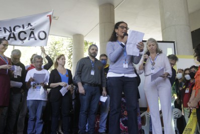 População se reúne no Rio para realizar atos em defesa da democracia