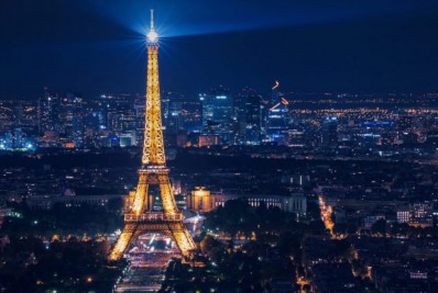 Turista dos EUA é estuprada em banheiro público no centro de Paris