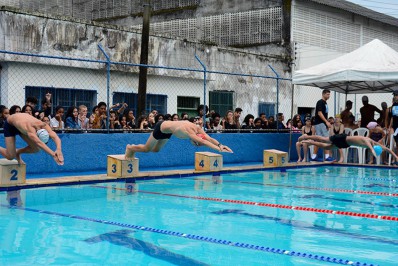 Natação marca o primeiro dia dos Jogos Estudantis