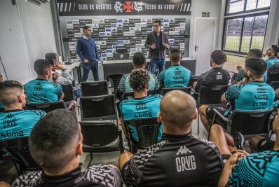 Dirigentes da SAF têm reunião com elenco do Vasco