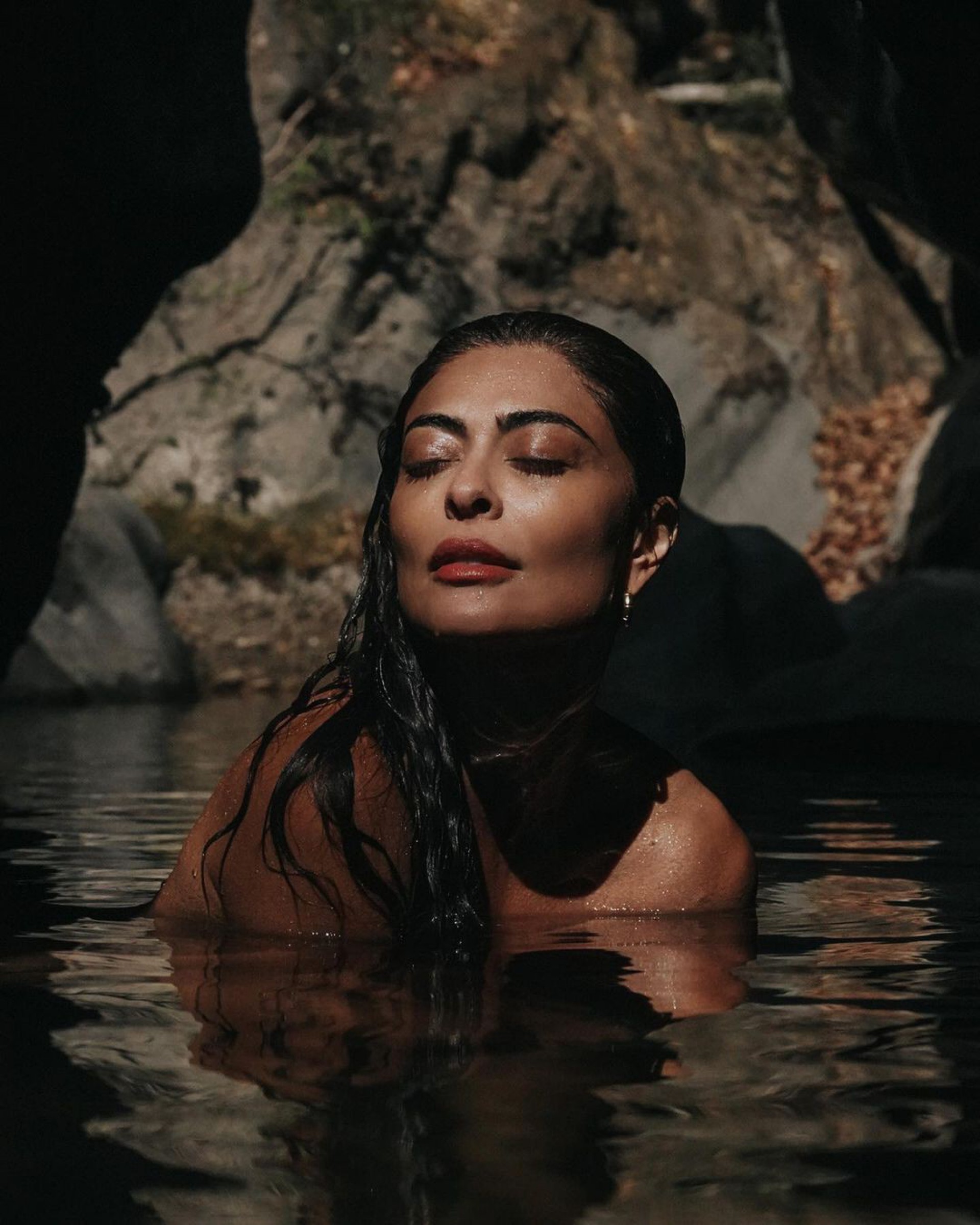 Juliana Paes posa deslumbrante na Chapada dos Veadeiros, em Goiás - Reprodução Internet / @lealfortes
