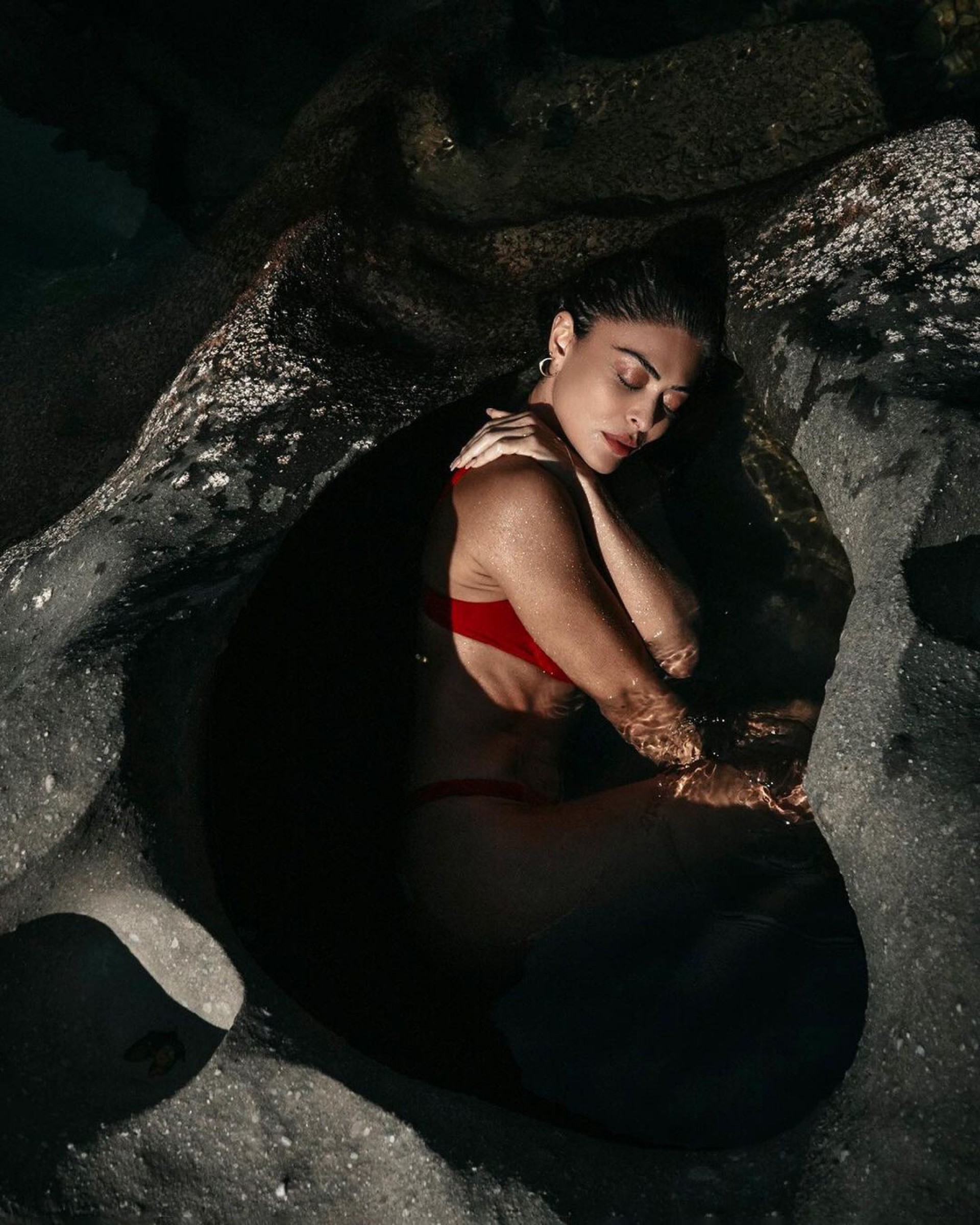 Juliana Paes posa deslumbrante na Chapada dos Veadeiros, em Goiás - Reprodução Internet / @lealfortes