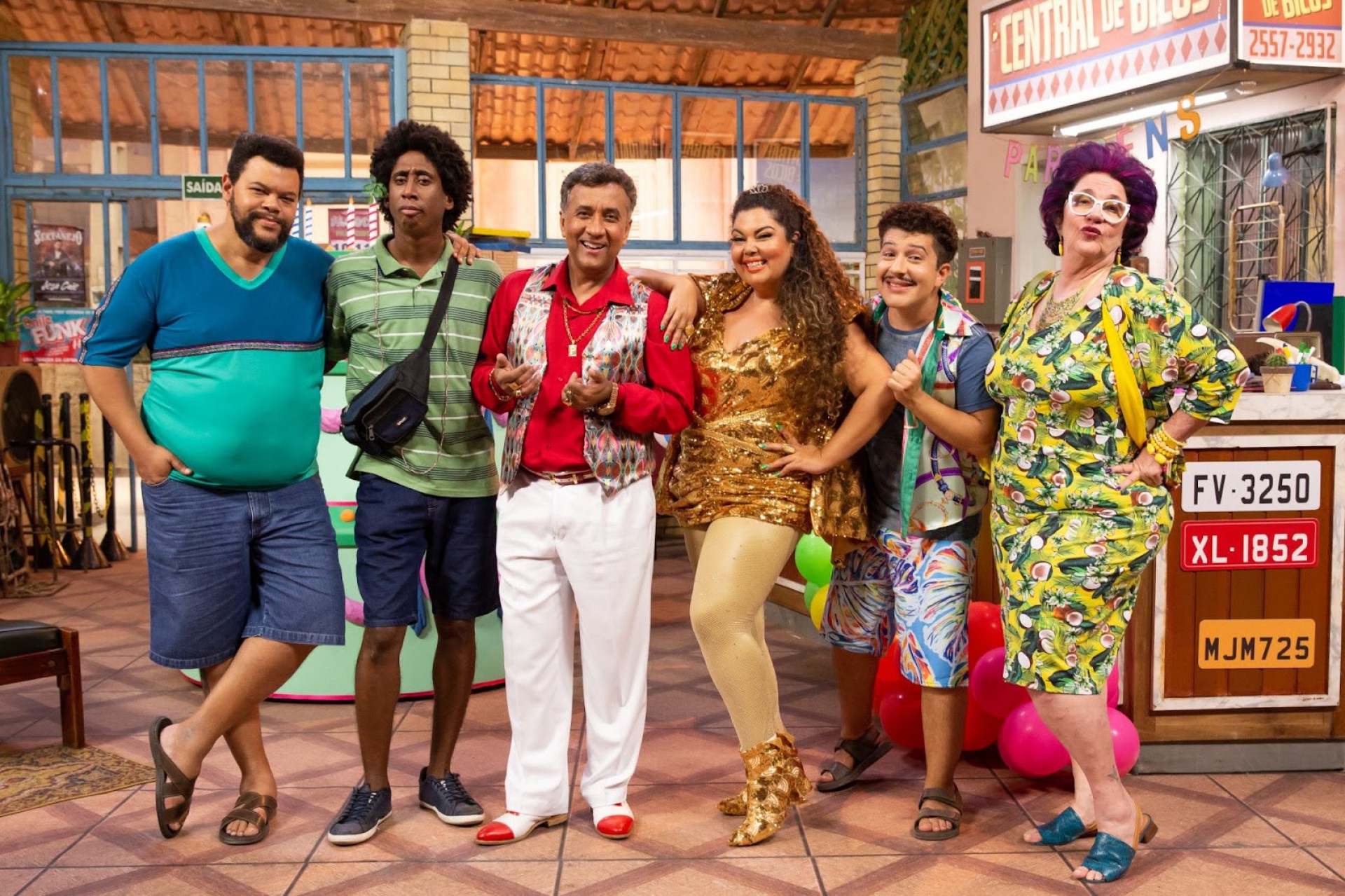 Fabiana Karla como Meg Maçaneta em 'Central de Bicos' - Fabrizia Granatieri / Divulgação Multishow