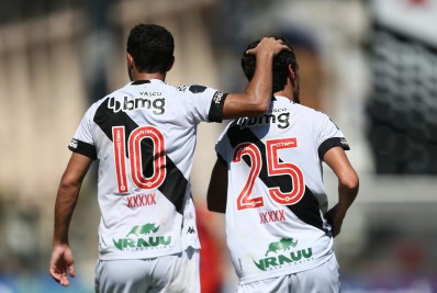 Com mudanças, Vasco terá time ofensivo para enfrentar o Guarani