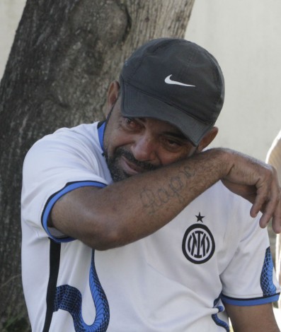 Familiares dos jovens desaparecido em Nova Igua&ccedil;u na DHBF. Na foto, Everson Tur&iacute;bio, pai de Matheus Costa, de 21 anos - Marcos Porto/ Ag&ecirc;ncia O Dia