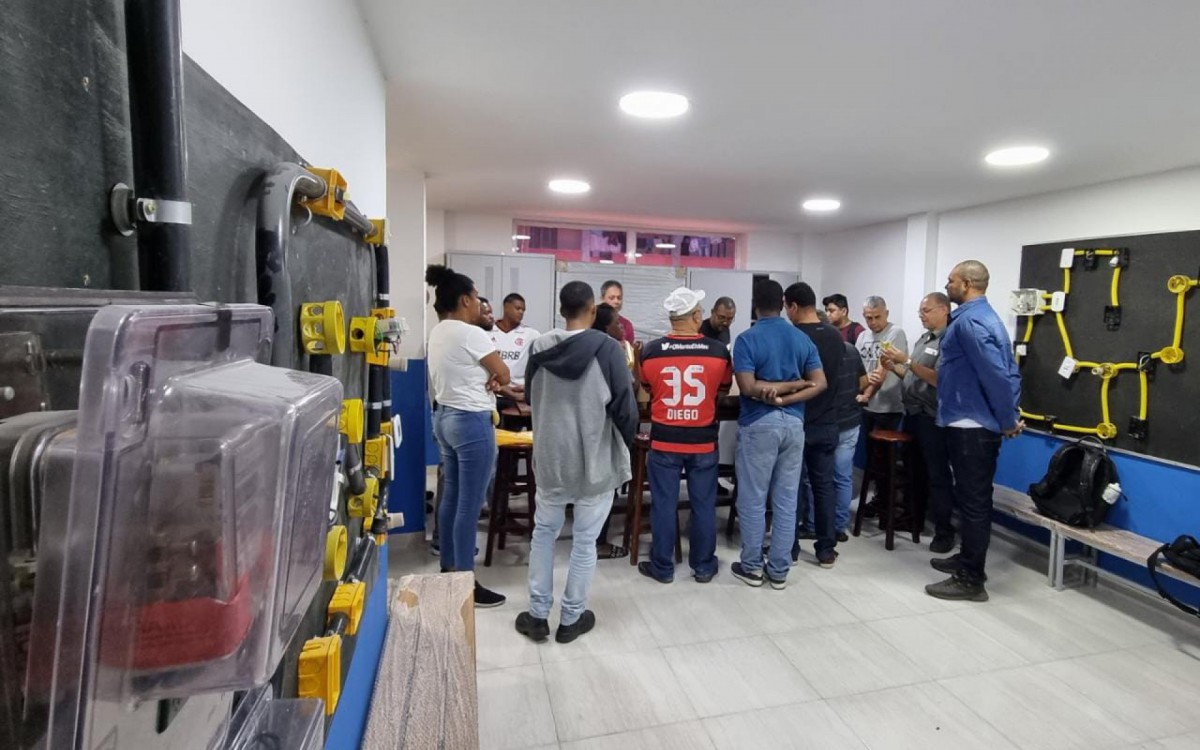 Moradores da região de Manguinhos recebem formação gratuita de encanador hidráulico - Divulgação