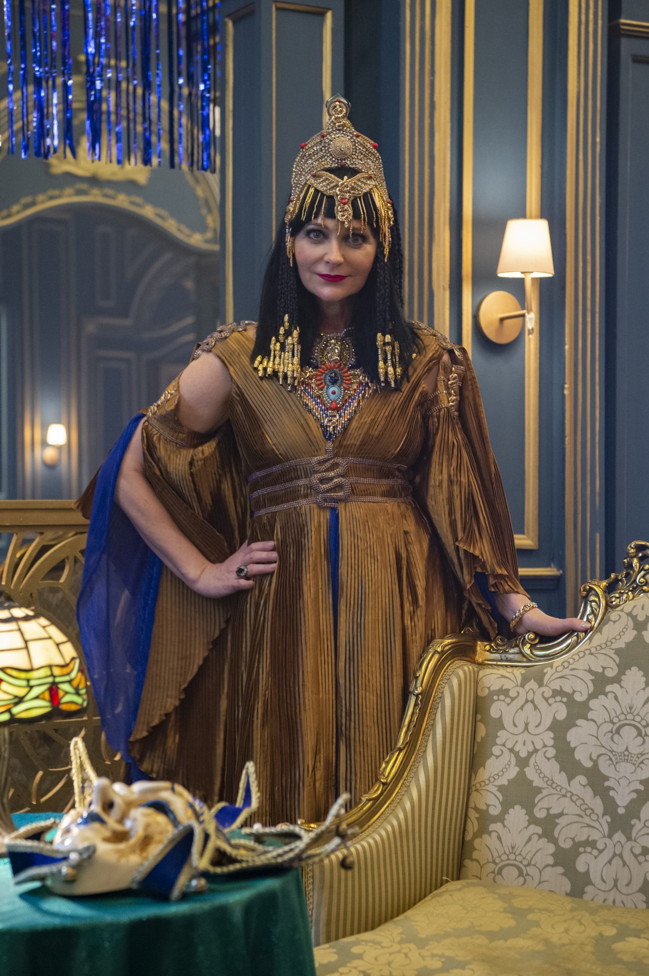 Julinha (Alexandra Richter) se fantasiou de Cleópatra para festa em 'Além da Ilusão' - Globo / Estevam Avellar